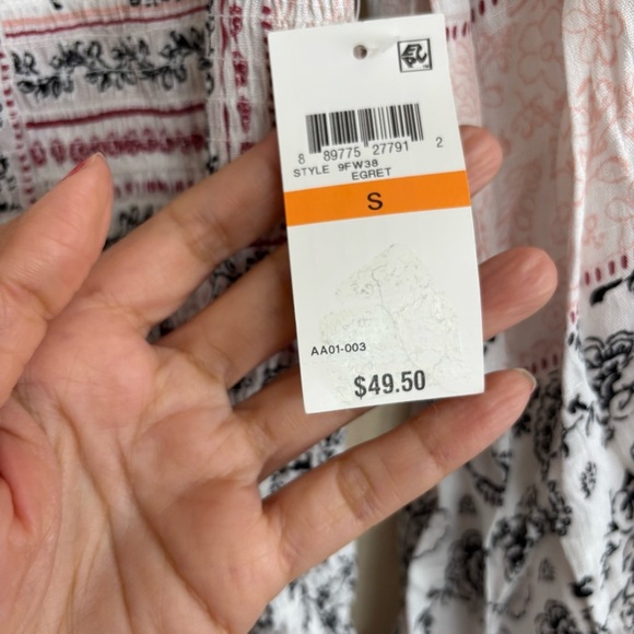 American Rag White and Black Blouse - Picture 5 of 11